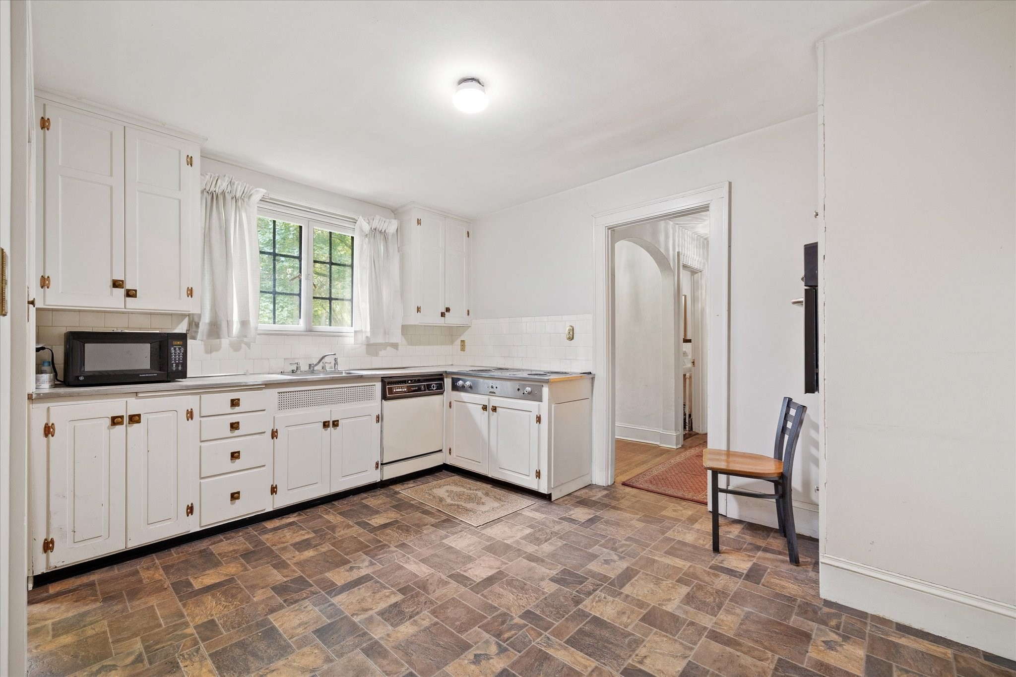 22 Audubon Rd, Worcester, MA 01602 - Image 8