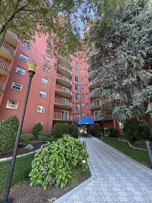 115 W Squantum St, Apt 907