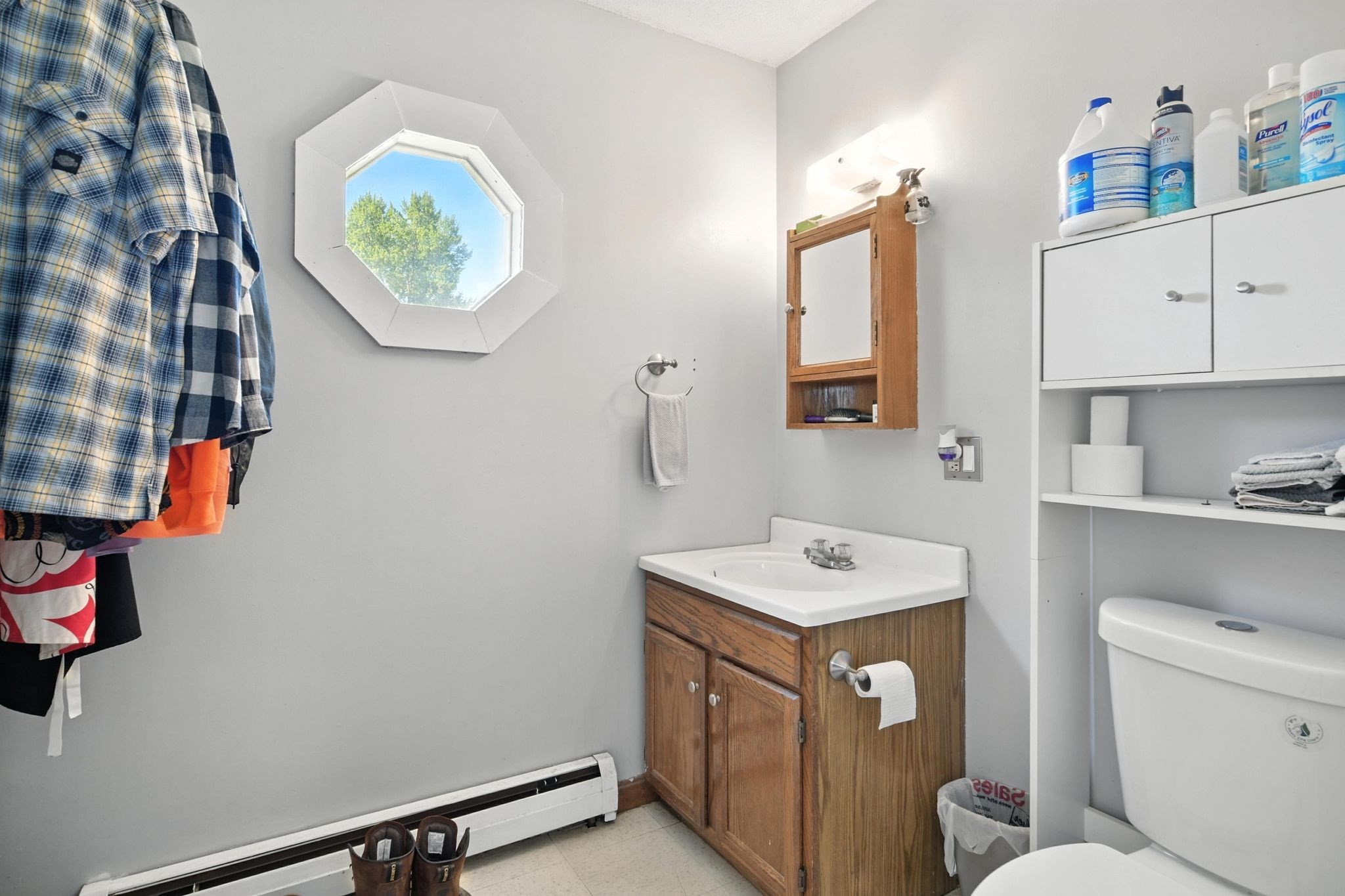 52 Emmett St, Chicopee, MA 01020 - Image 13