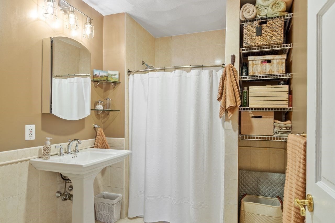 158 Lowell Unit 4, Peabody, MA 01960 - Image 23