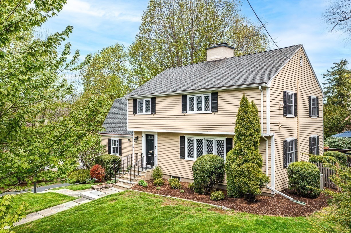 2 Longfellow Rd, Wellesley, MA 02481