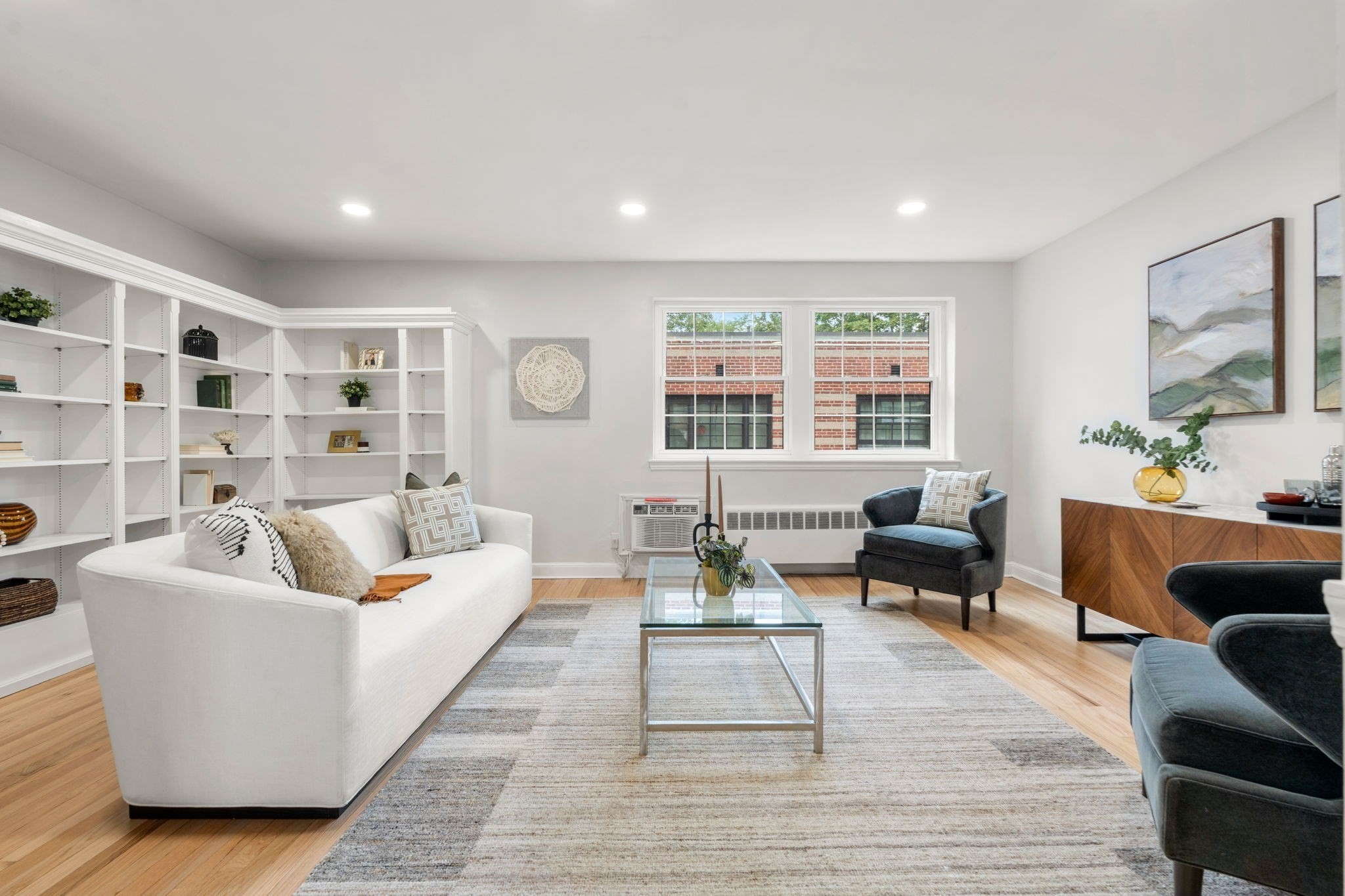 648 Washington St Unit 7, Brookline, MA 02446