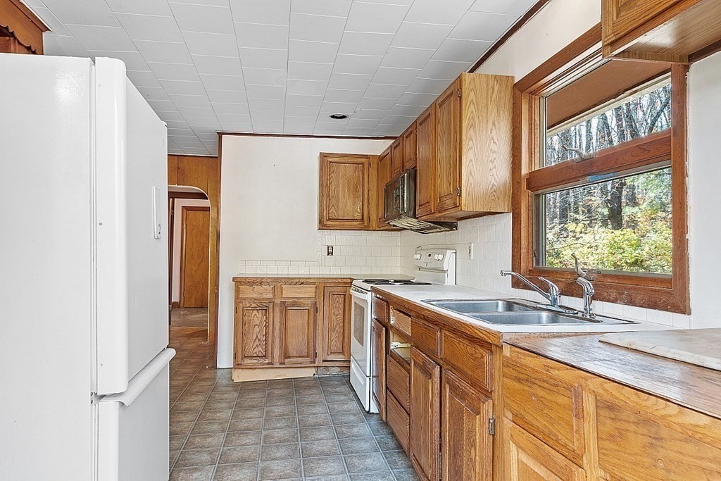 240 Barre Rd, Phillipston, MA 01331 - Image 3