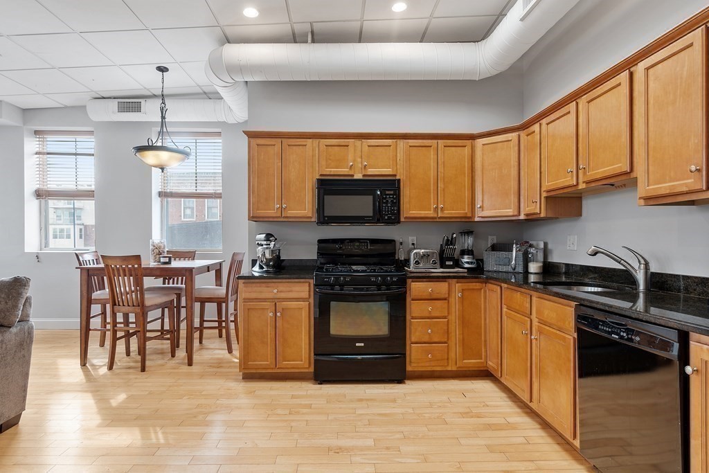 24 Washington St Unit 402, Haverhill, MA 01832