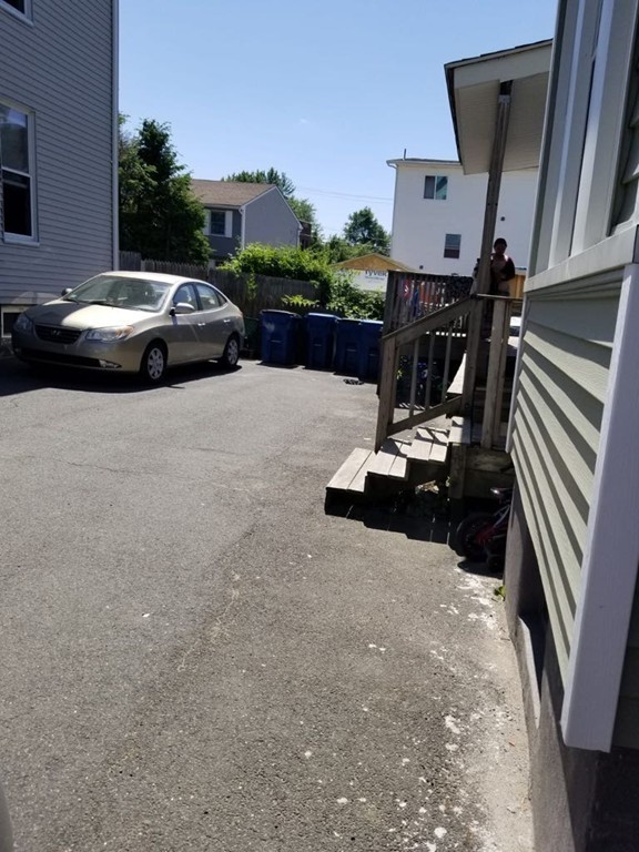 31 Russell St, West Springfield, MA 01089 - Image 13