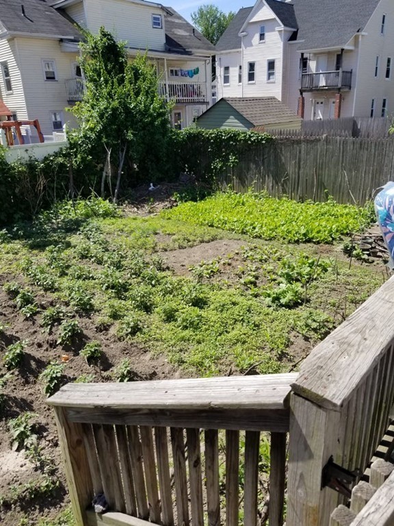 31 Russell St, West Springfield, MA 01089 - Image 14