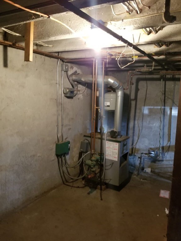 31 Russell St, West Springfield, MA 01089 - Image 10