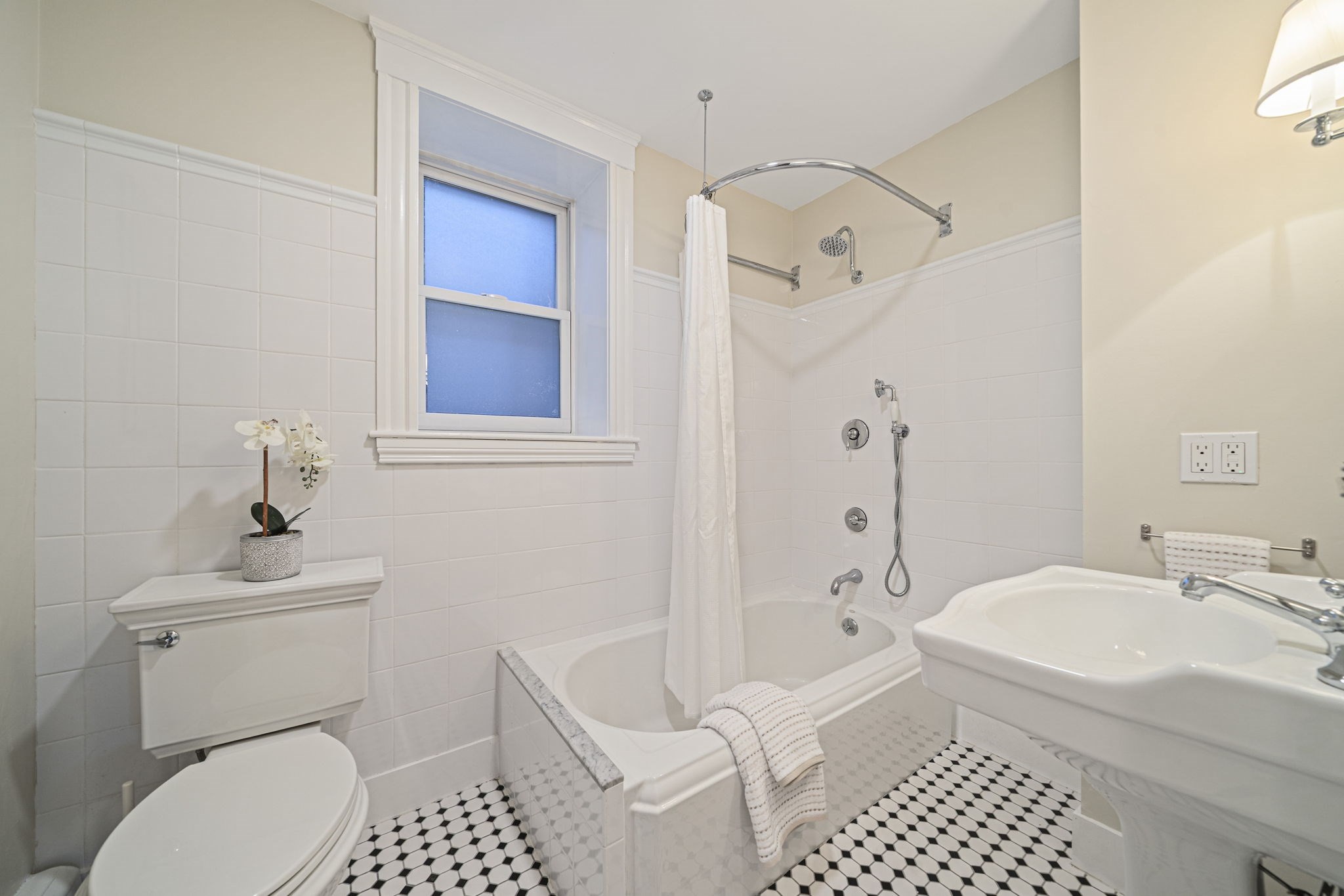 93 Centre Street Unit 2, Brookline, MA 02446 - Image 16