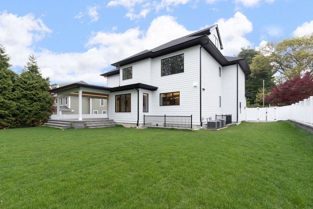 29 Tolman St, Needham, MA 02492 - Image 3