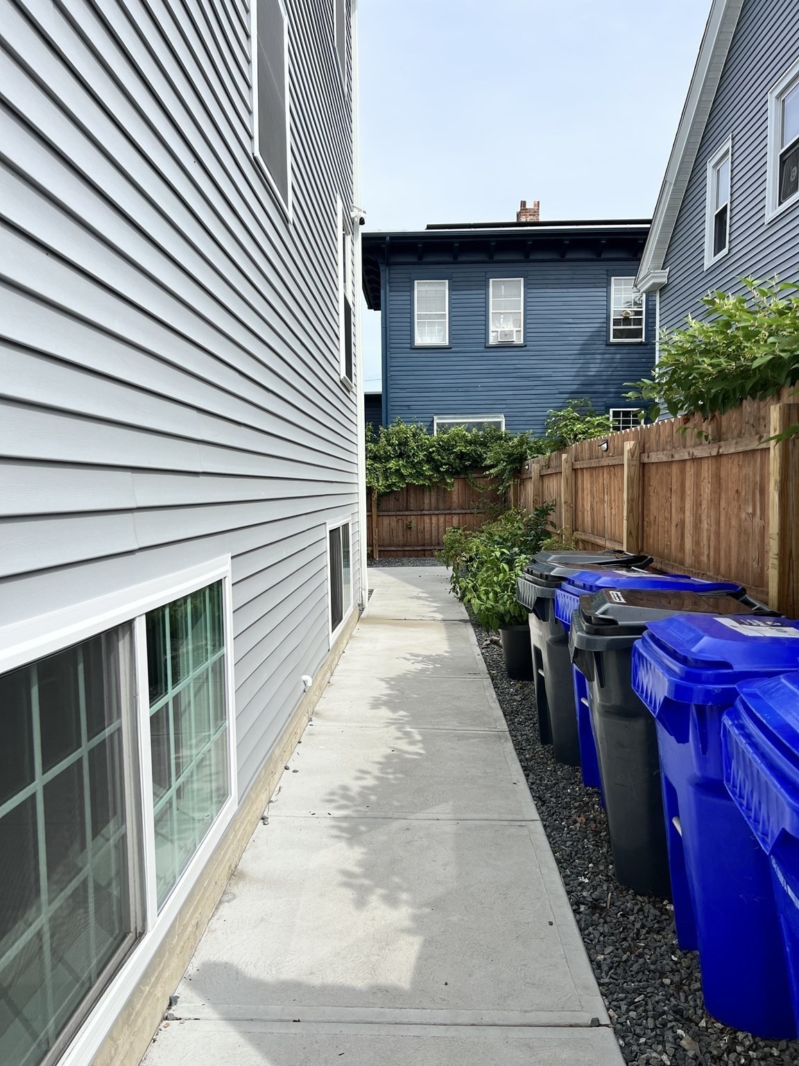 561 Potters Ave, Providence, RI 02907 - Image 31