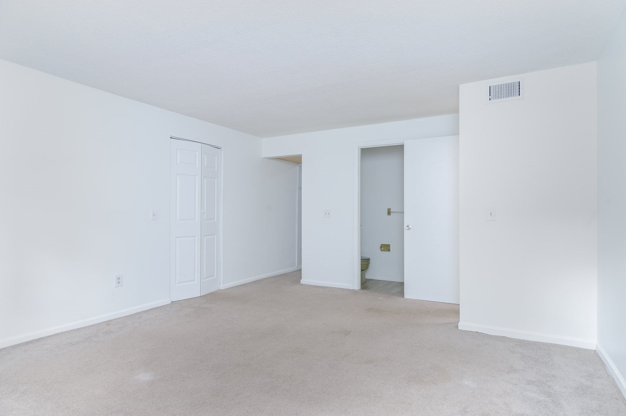 8 Shadowbrook Ln Unit 39, Milford, MA 01757 - Image 10