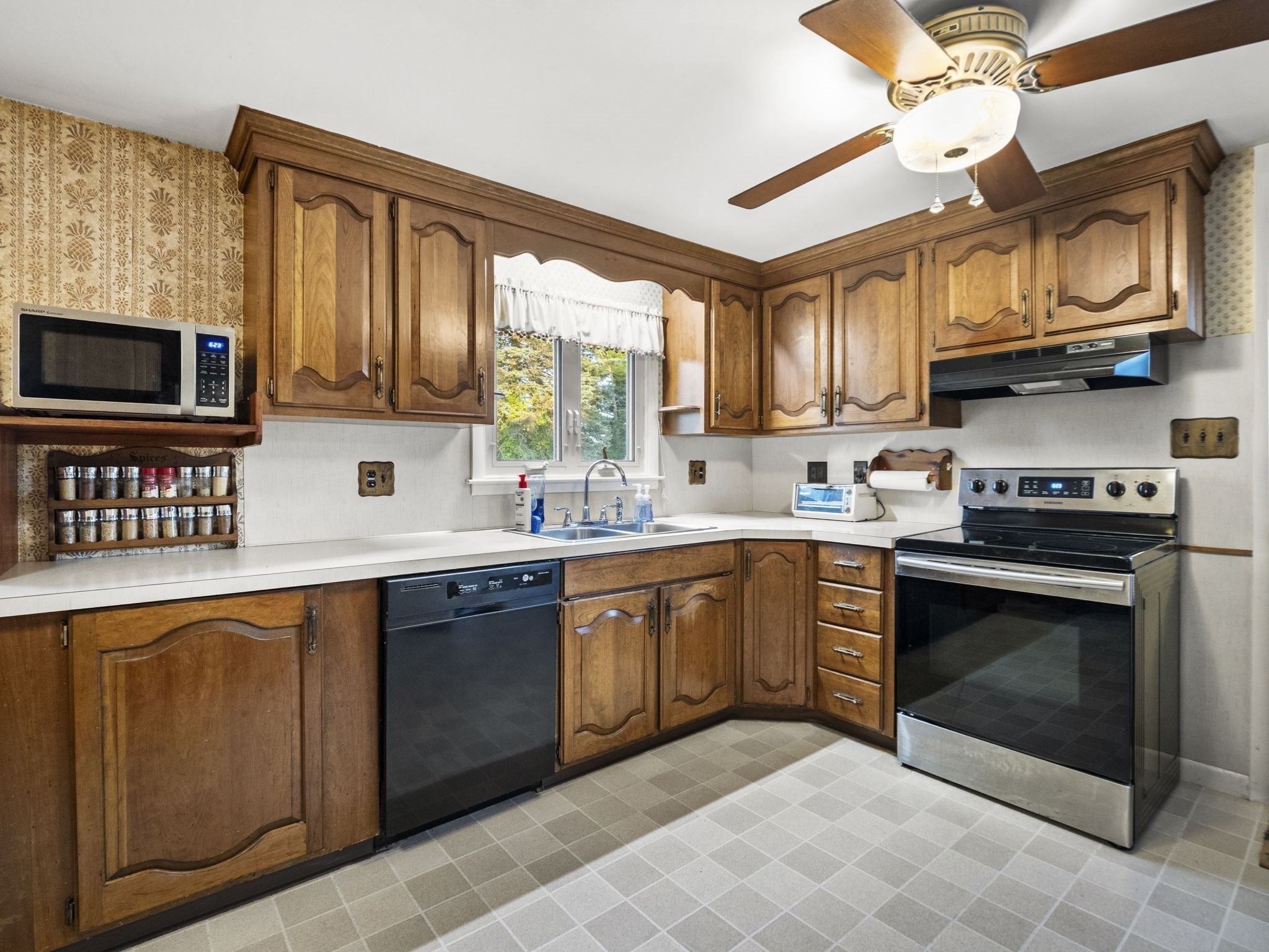 68 Housatonic Street, Worcester, MA 01606 - Image 10