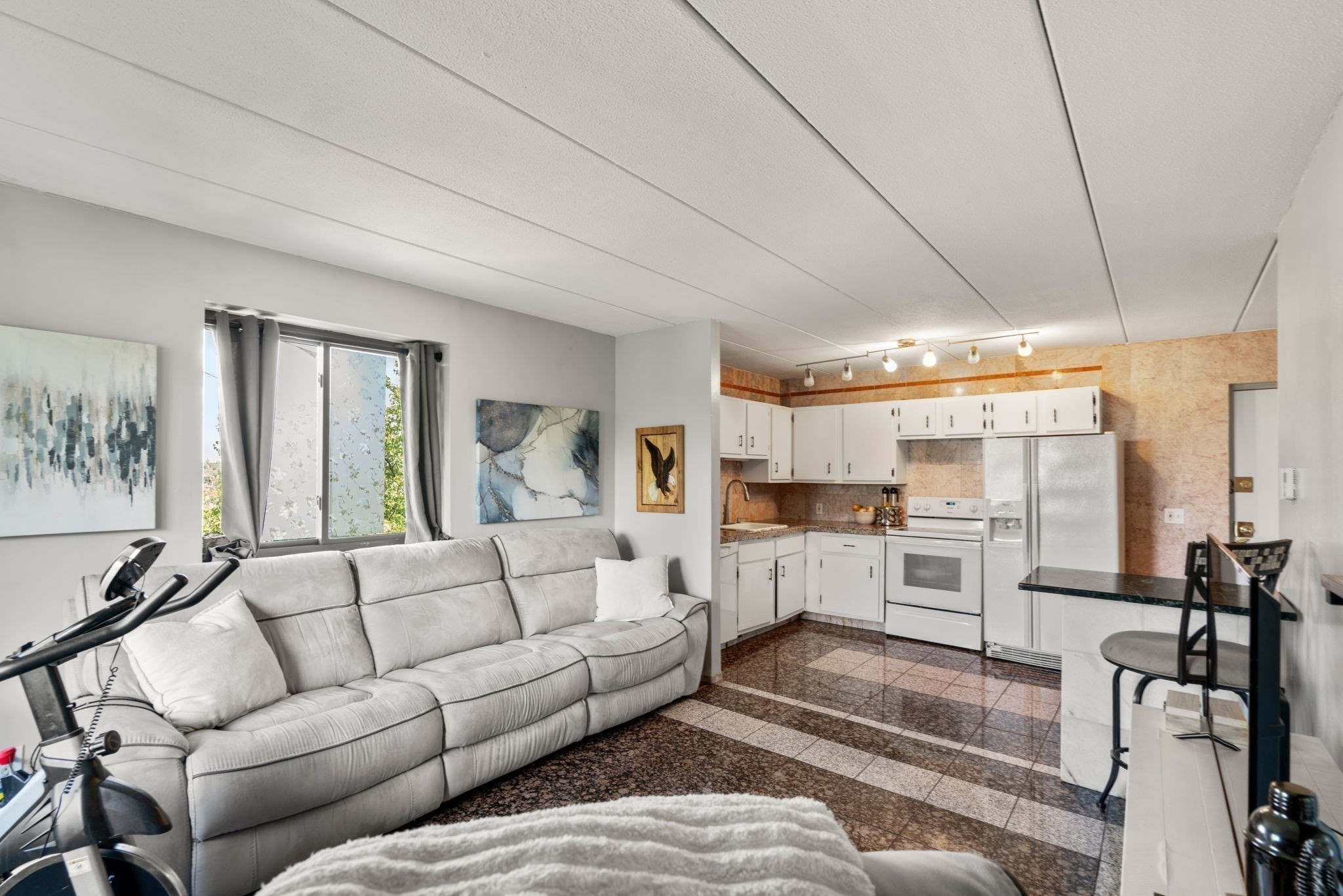 10 Main St Unit 507, Framingham, MA 01702