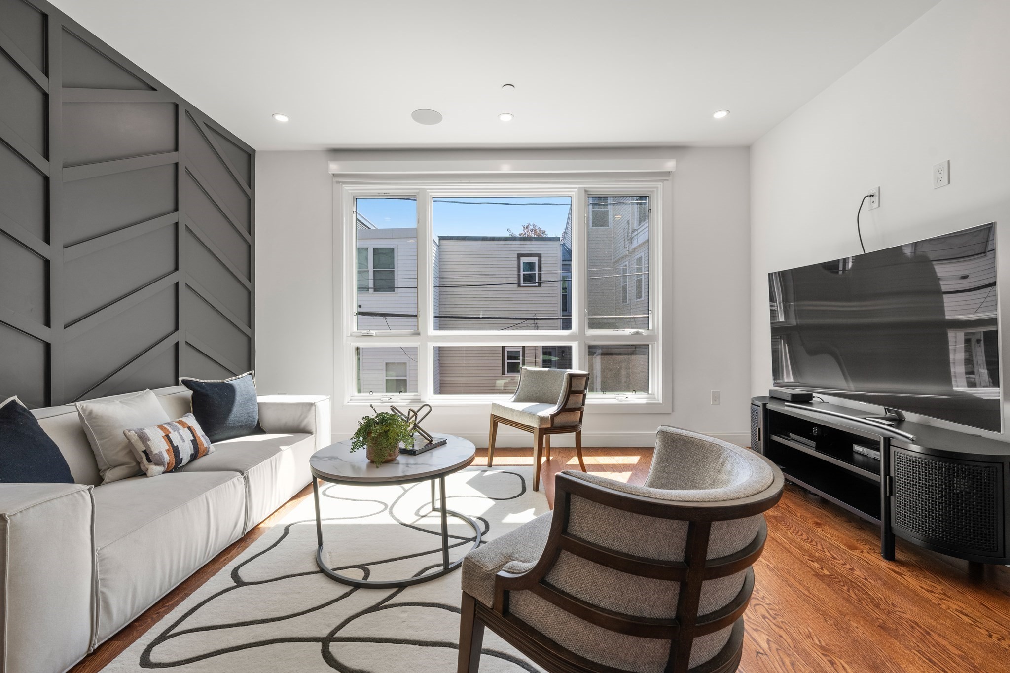 7 Kemble Pl, South Boston, Boston, MA 02127