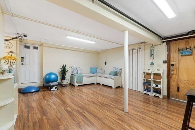 318 Austin  St Unit A, Newton, MA 02465 - Image 27