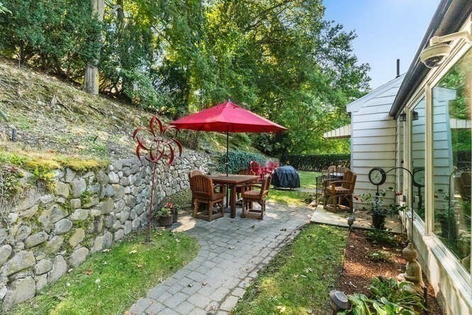 318 Austin  St Unit A, Newton, MA 02465 - Image 32