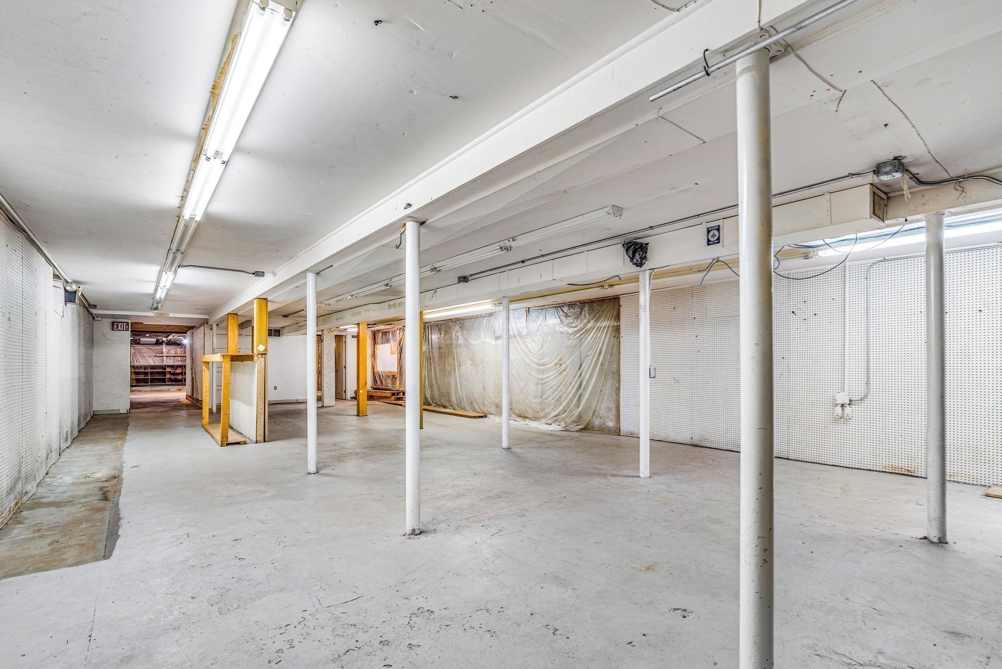 95 Commonwealth Avenue, Concord, MA 01742 - Image 11