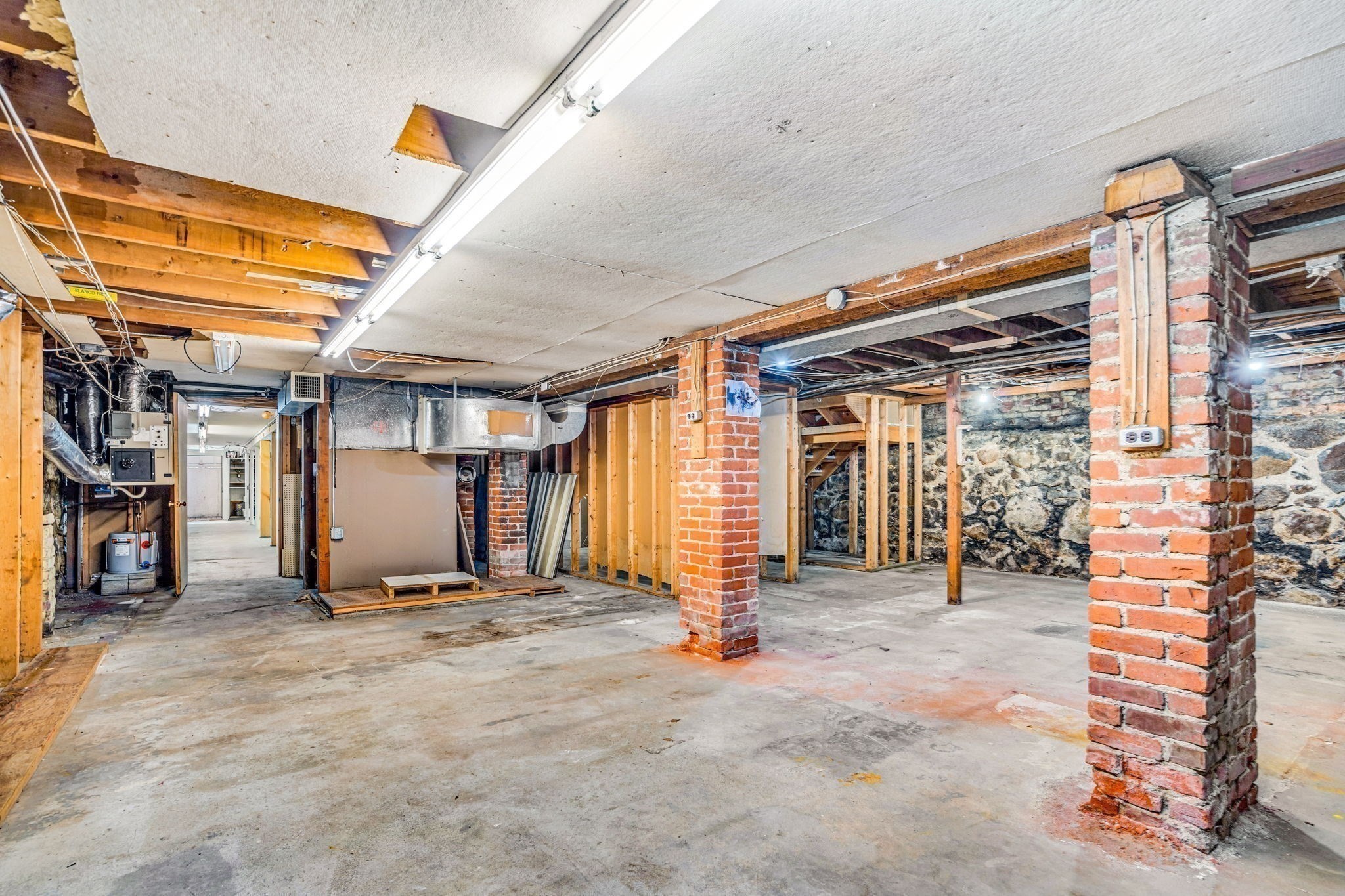 95 Commonwealth Avenue, Concord, MA 01742 - Image 21