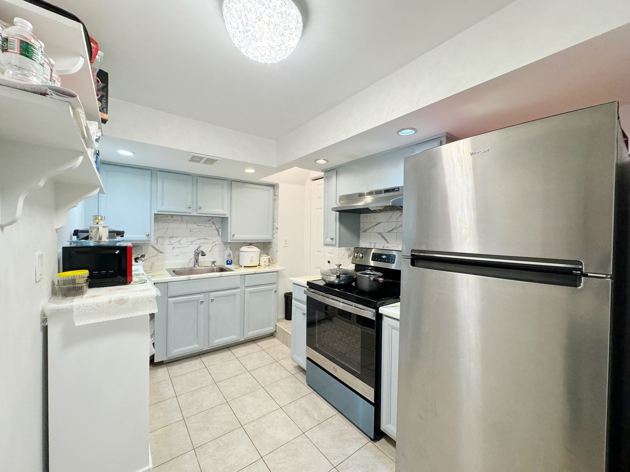 195 Thomas Burgin Pkwy Unit 205, Quincy, MA 02169