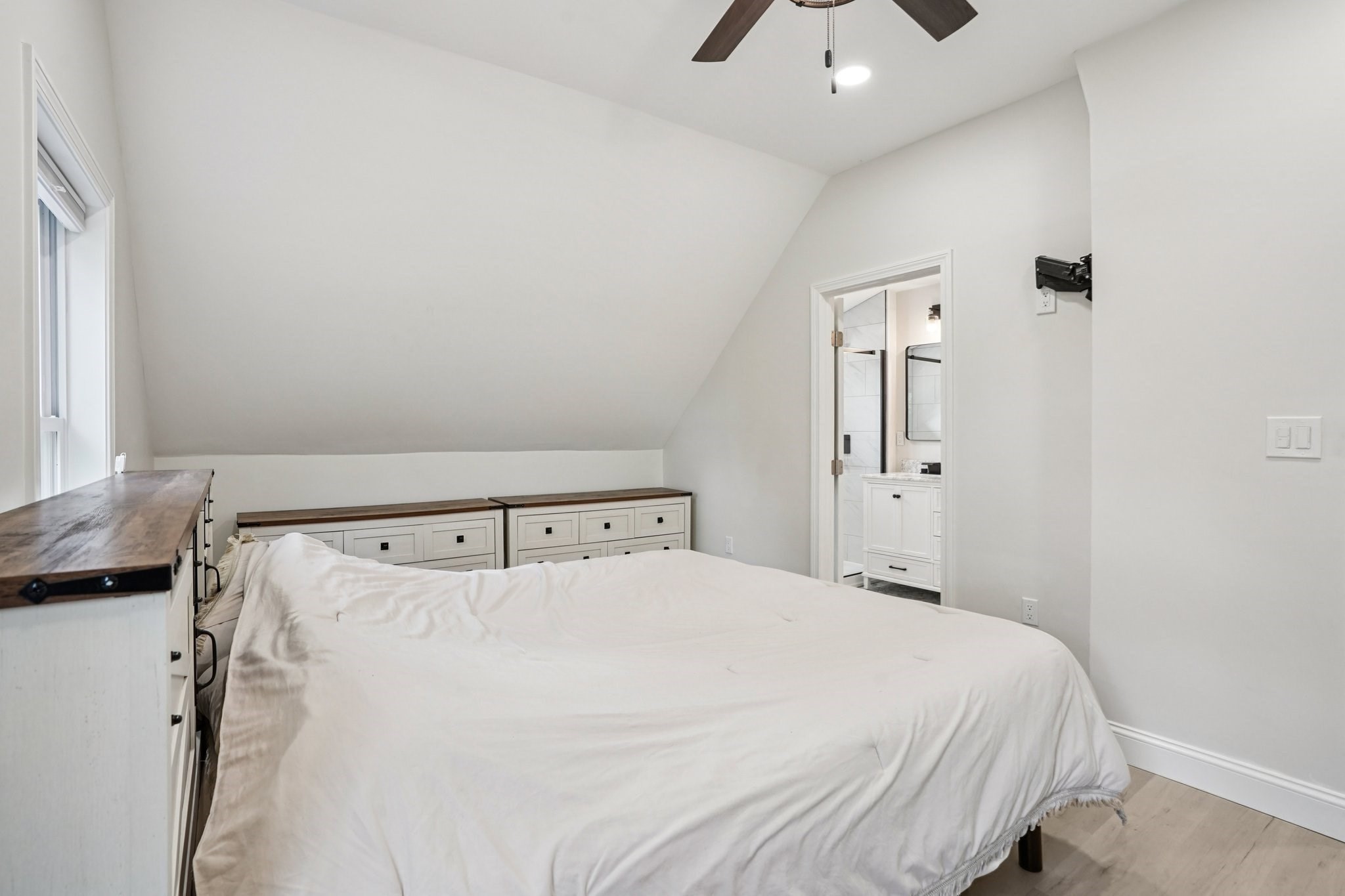 44 Richardson Corner Rd, Charlton, MA 01507 - Image 16