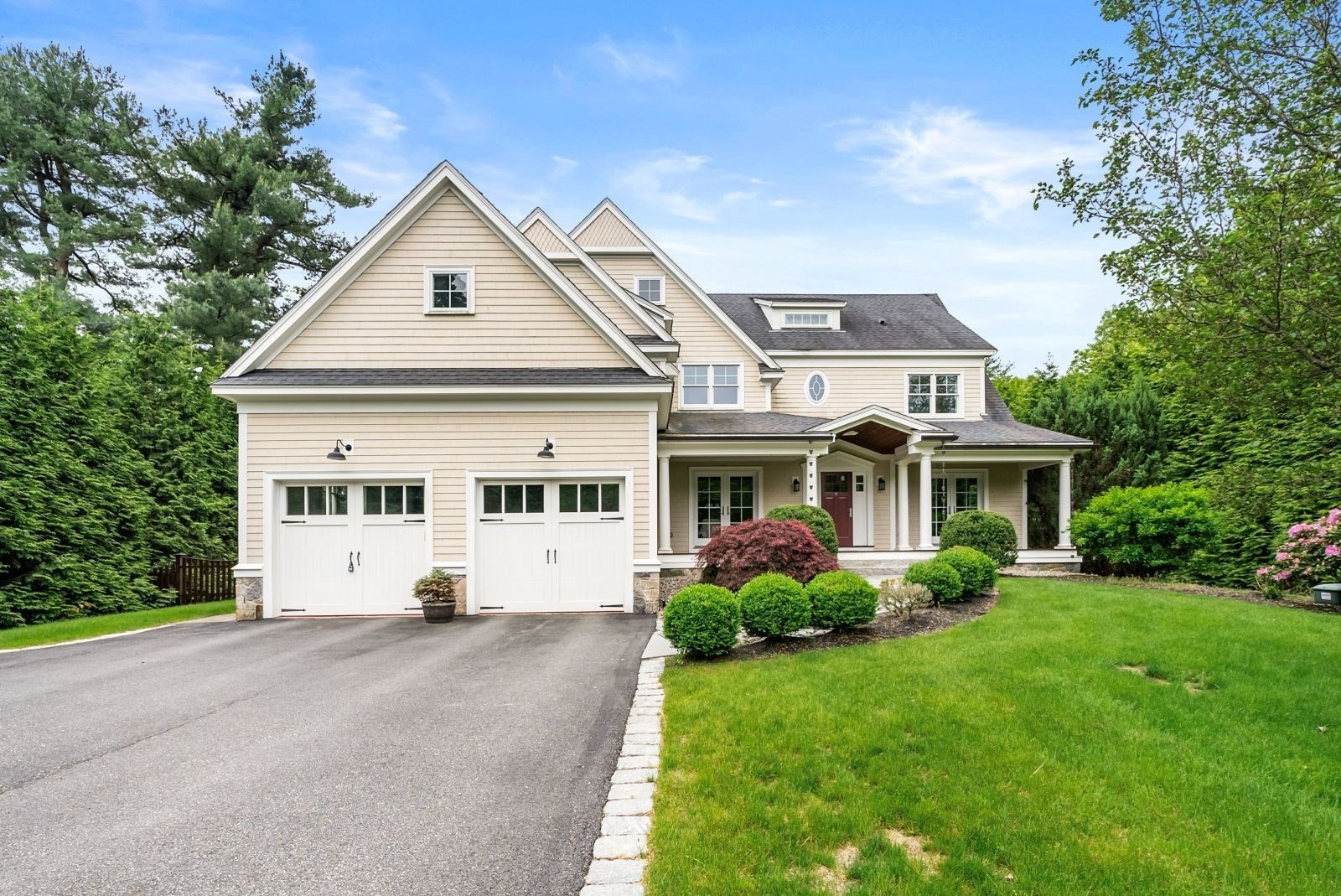 12 Haven St, Dover, MA 02030