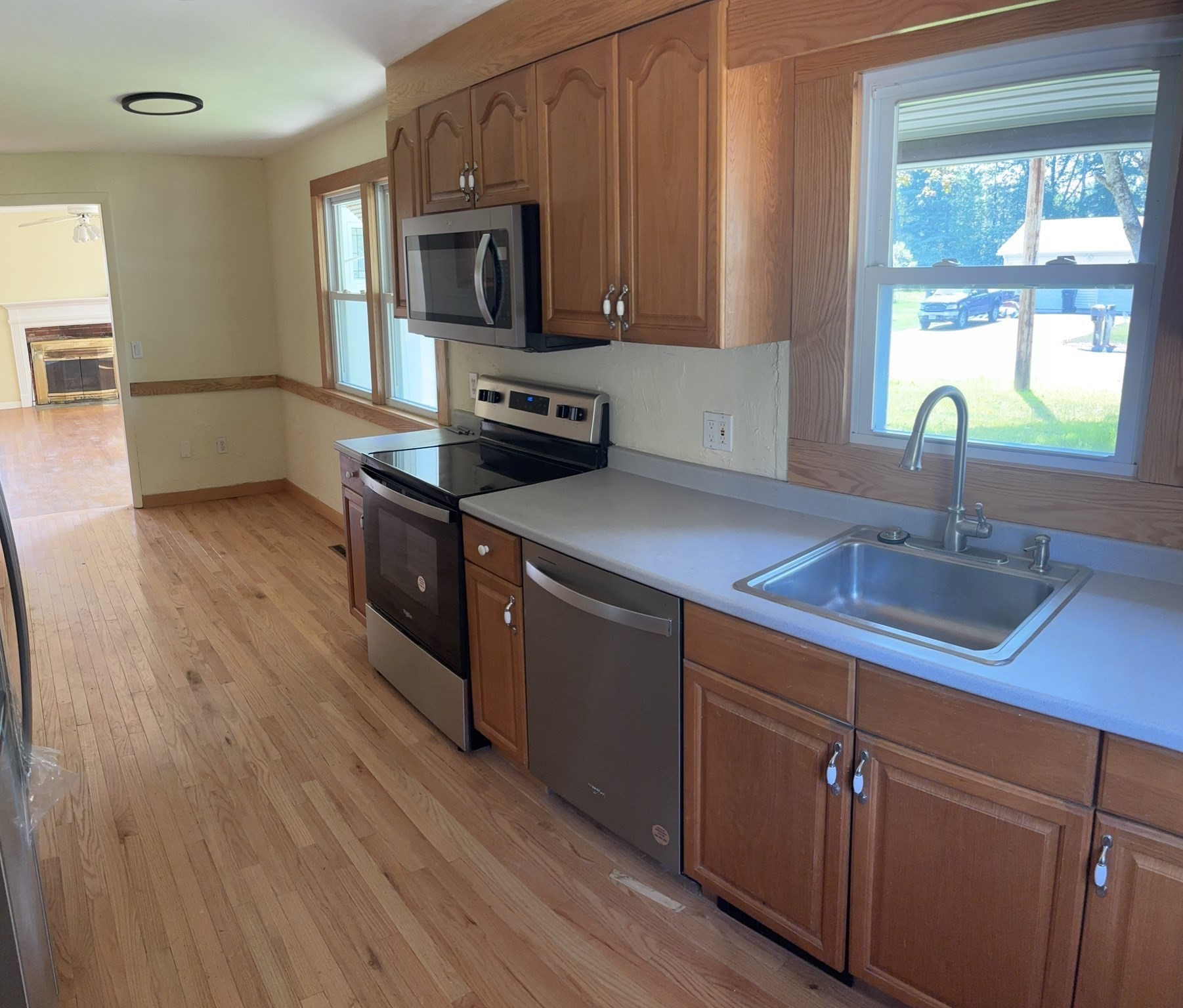 1037 Shaker Rd, Westfield, MA 01085 - Image 4