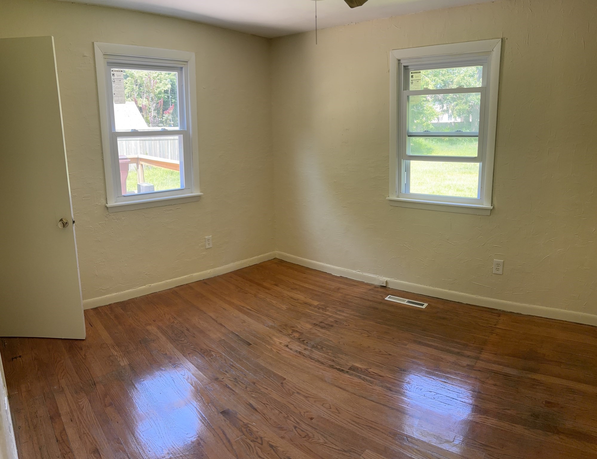 1037 Shaker Rd, Westfield, MA 01085 - Image 9