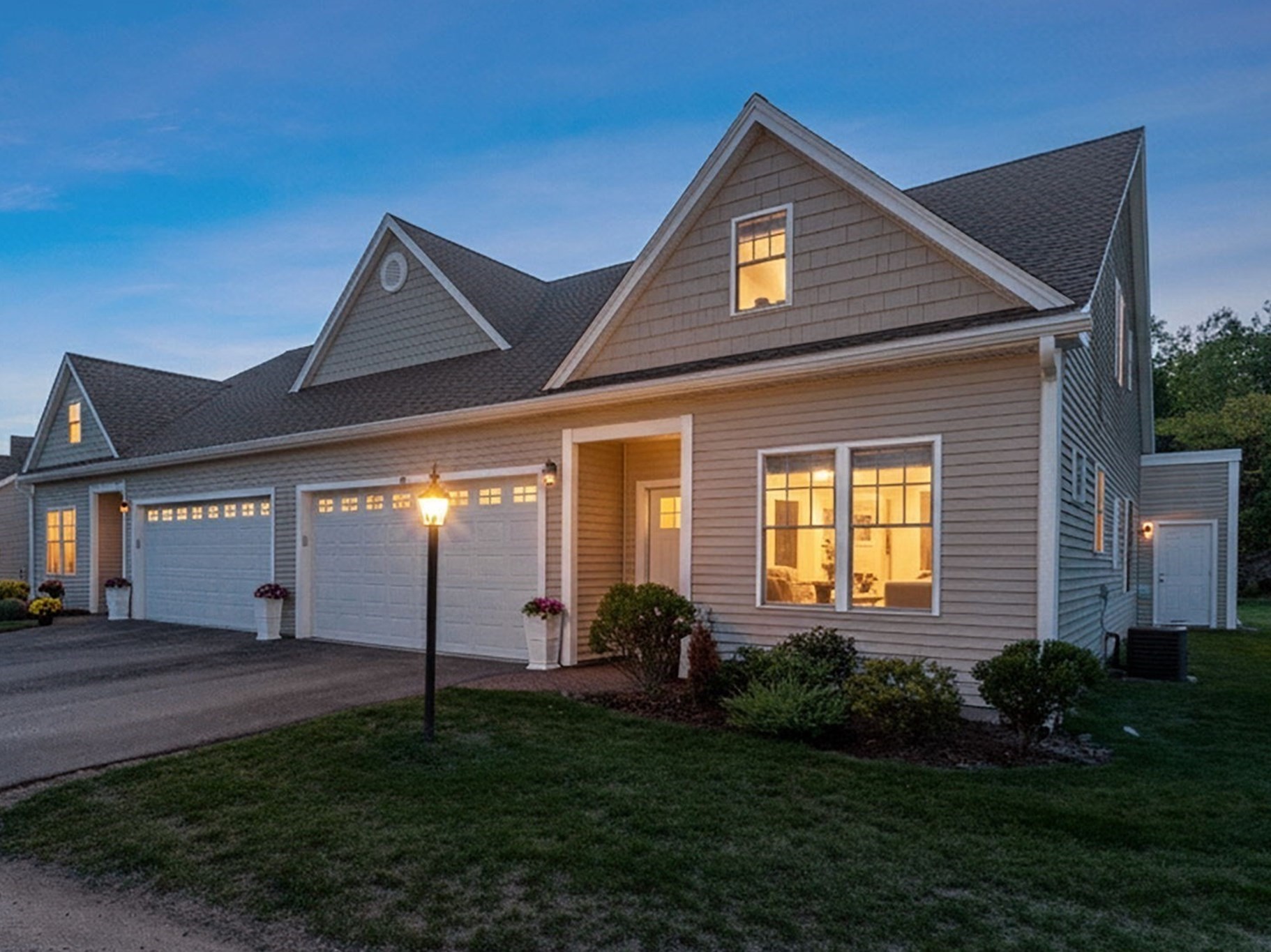 843 Ledgewood Way Unit 843, Clinton, MA 01510 - Image 2