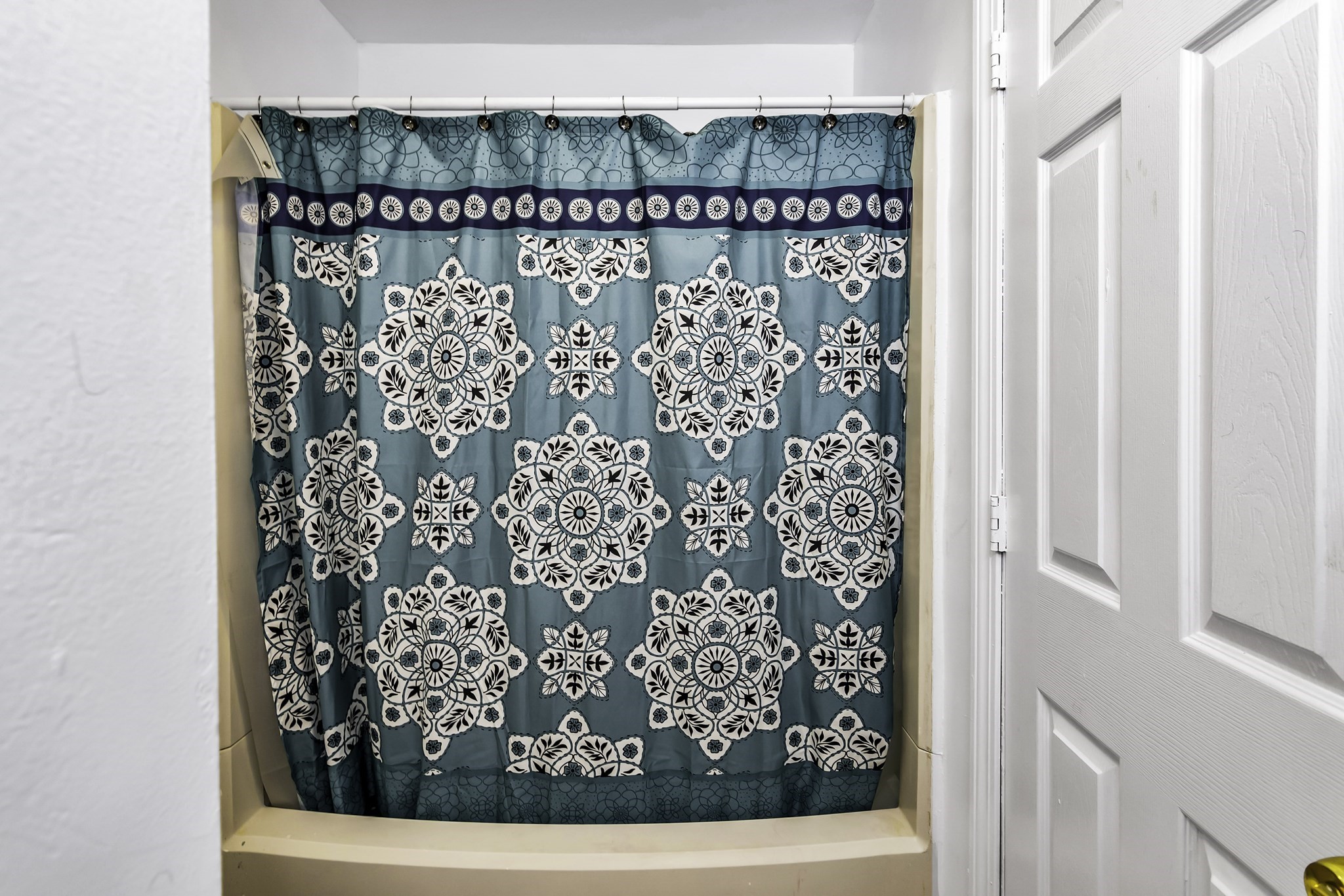 46 Amesbury St Unit 2B, Lawrence, MA 01840 - Image 12