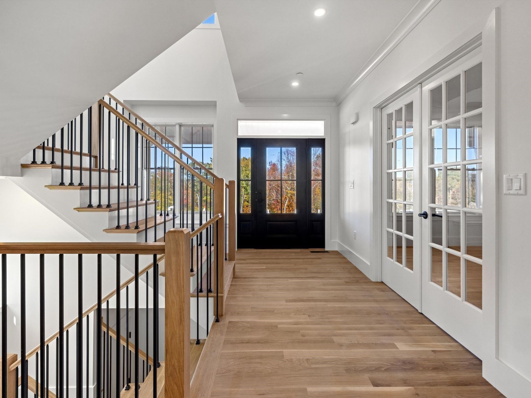 35 Lincoln Street, Hopkinton, MA 01748