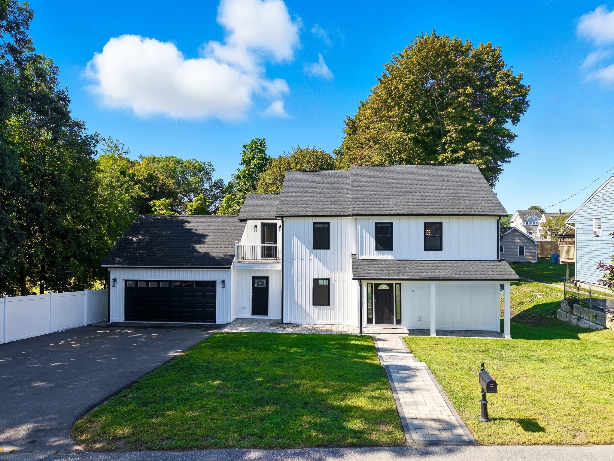 15 Lakeside Dr, Shrewsbury, MA 01545