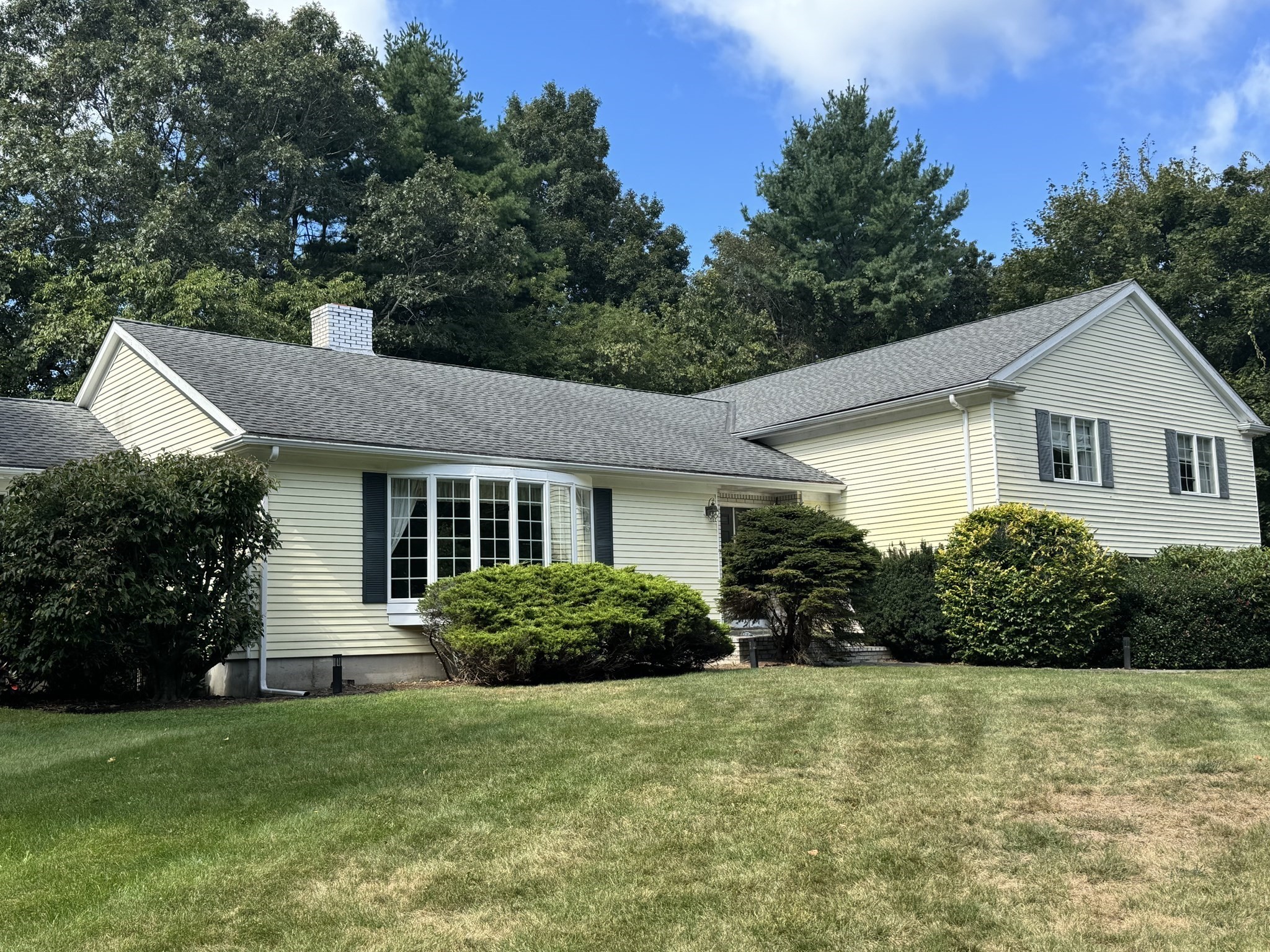 2 Slades Farm Ln, Dartmouth, MA 02748 - Image 2