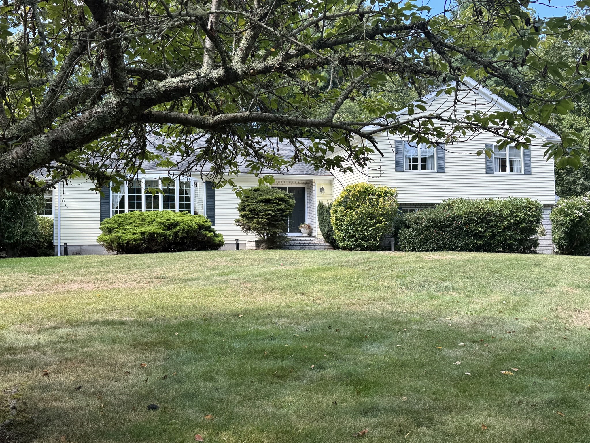 2 Slades Farm Ln, Dartmouth, MA 02748 - Image 3