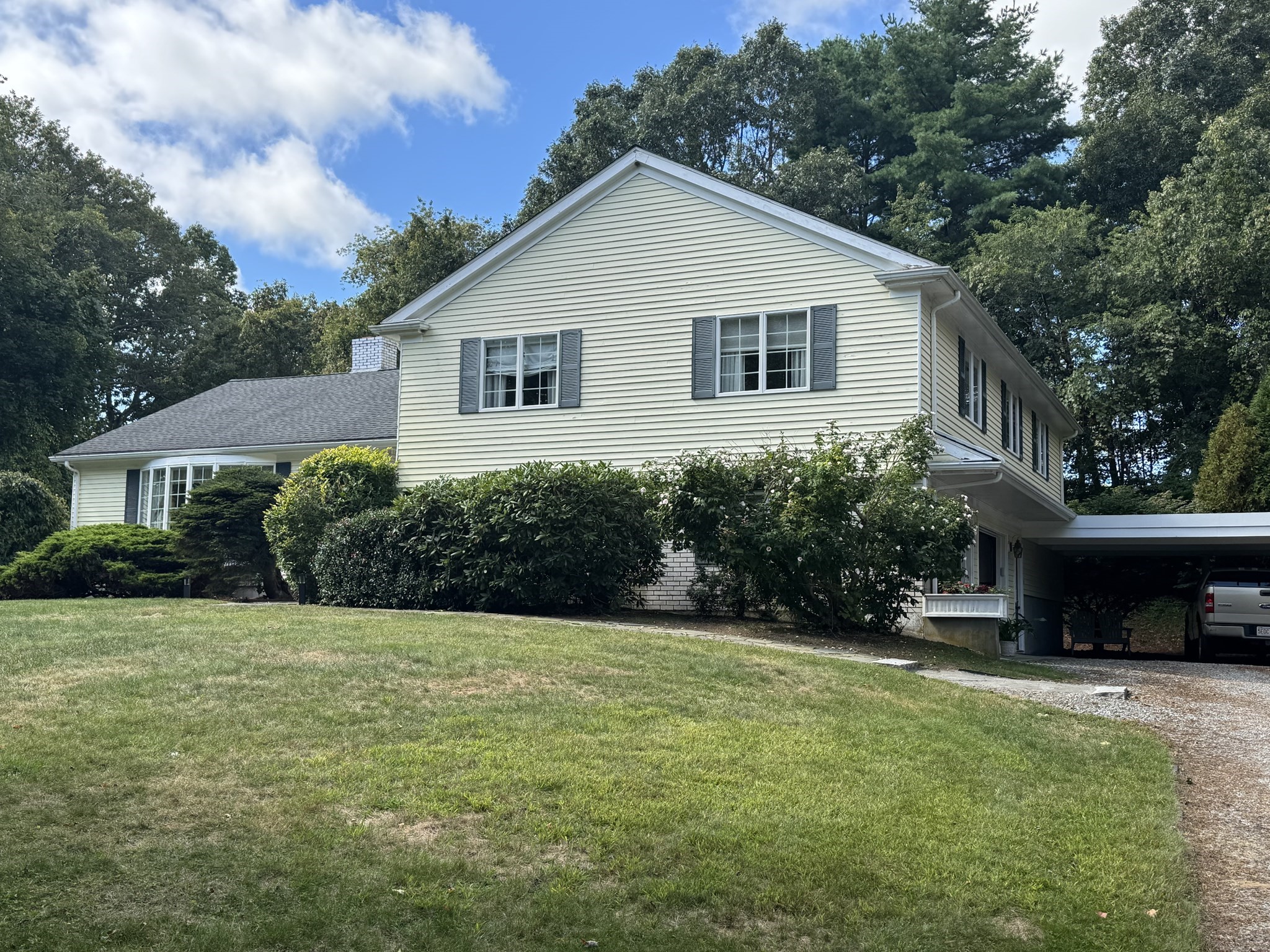 2 Slades Farm Ln, Dartmouth, MA 02748 - Image 4
