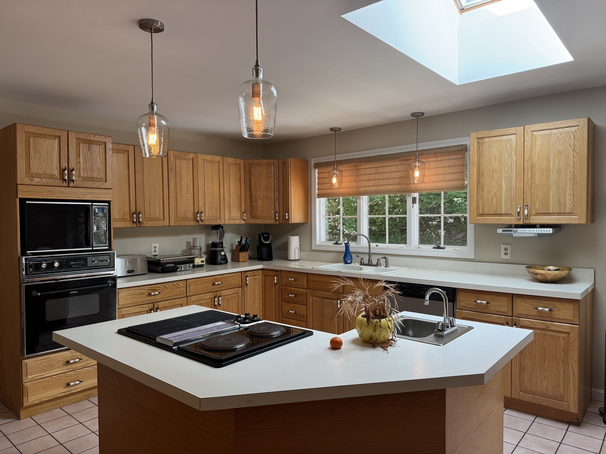 2 Slades Farm Ln, Dartmouth, MA 02748 - Image 5