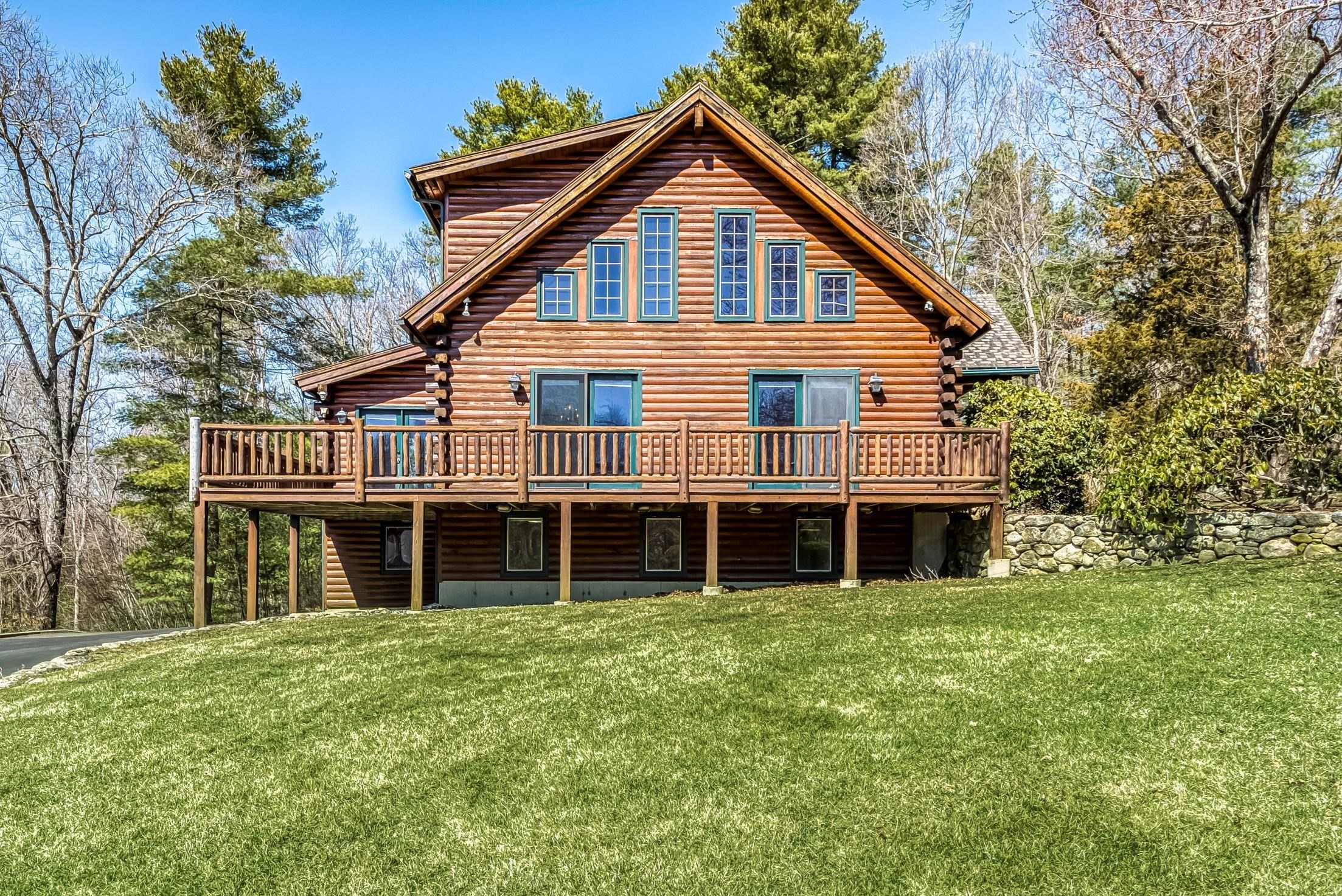 105 Uxbridge Rd, Mendon, MA 01756 - Image 1