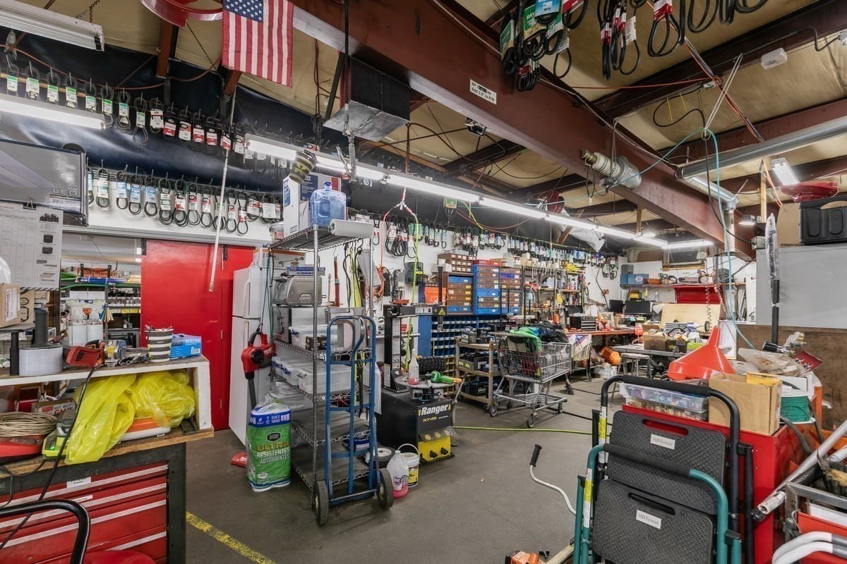 746 Amesbury Rd, Haverhill, MA 01830 - Image 16