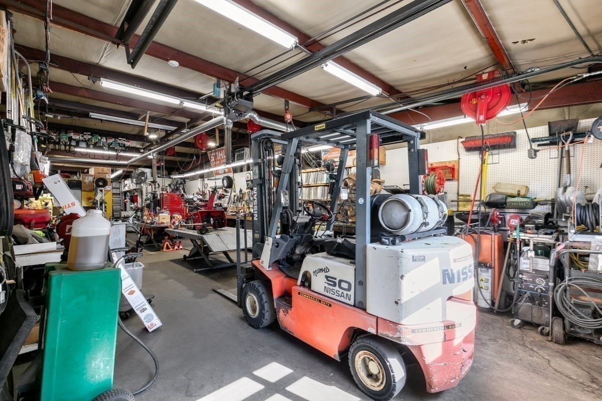 746 Amesbury Rd, Haverhill, MA 01830 - Image 17