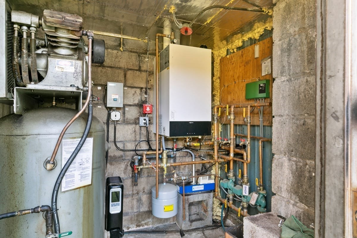 746 Amesbury Rd, Haverhill, MA 01830 - Image 25