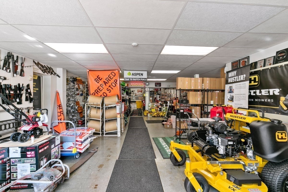 746 Amesbury Rd, Haverhill, MA 01830 - Image 8