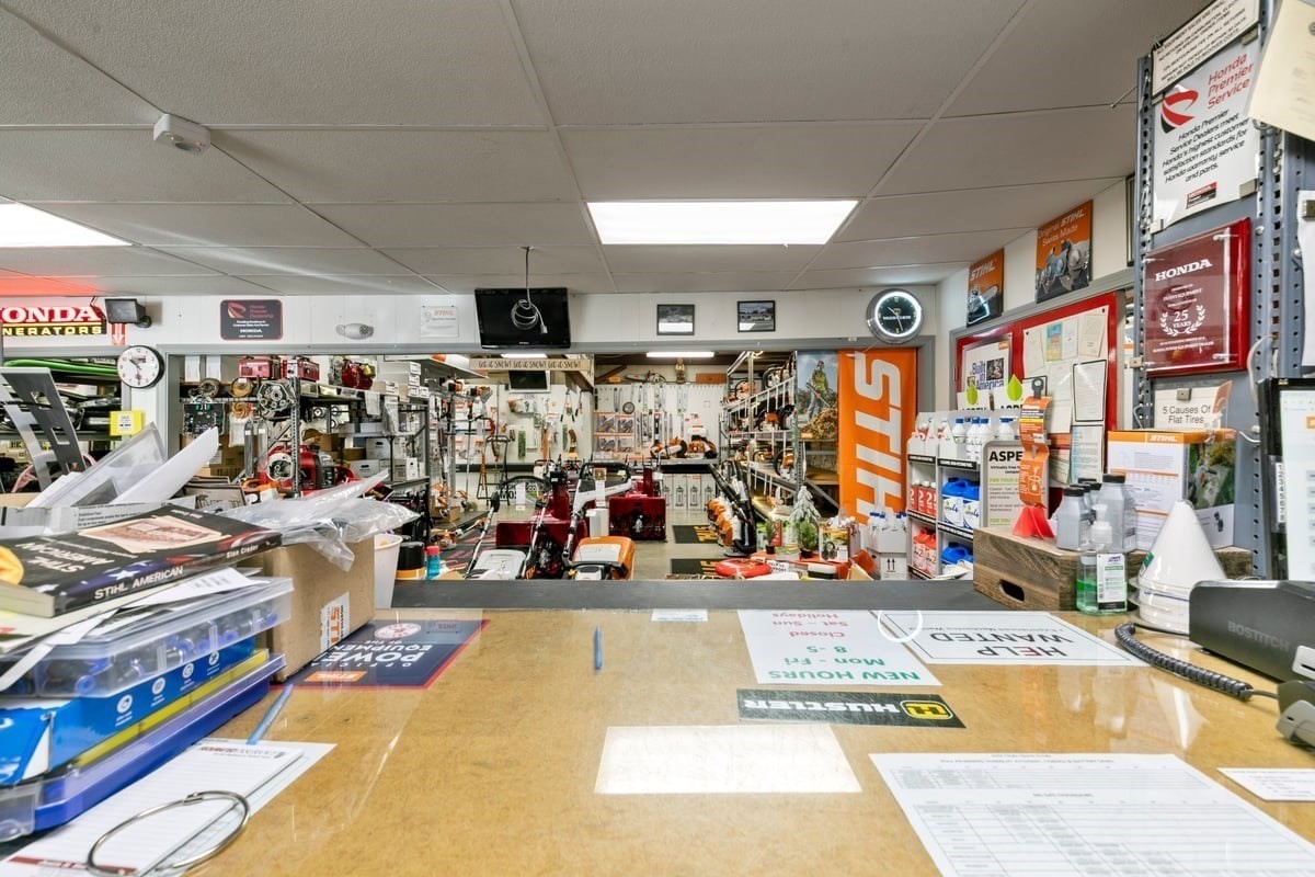 746 Amesbury Rd, Haverhill, MA 01830 - Image 10