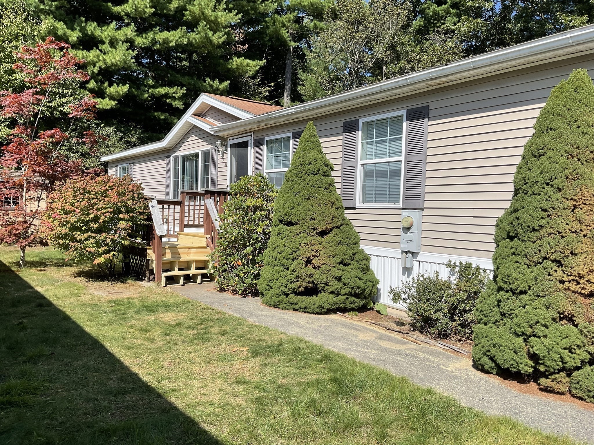 22 Medallion Road, Holbrook, MA 02343