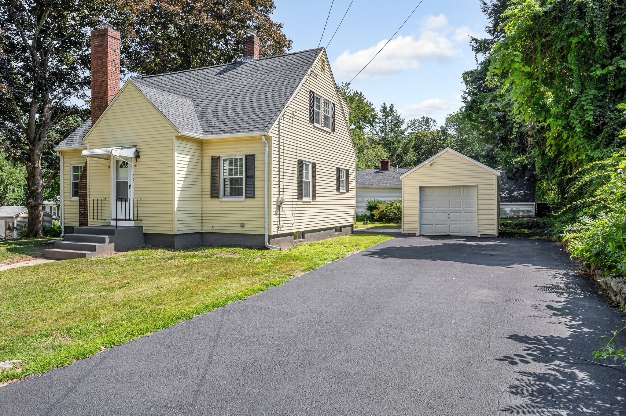 15 Junior Avenue, Methuen, MA 01844