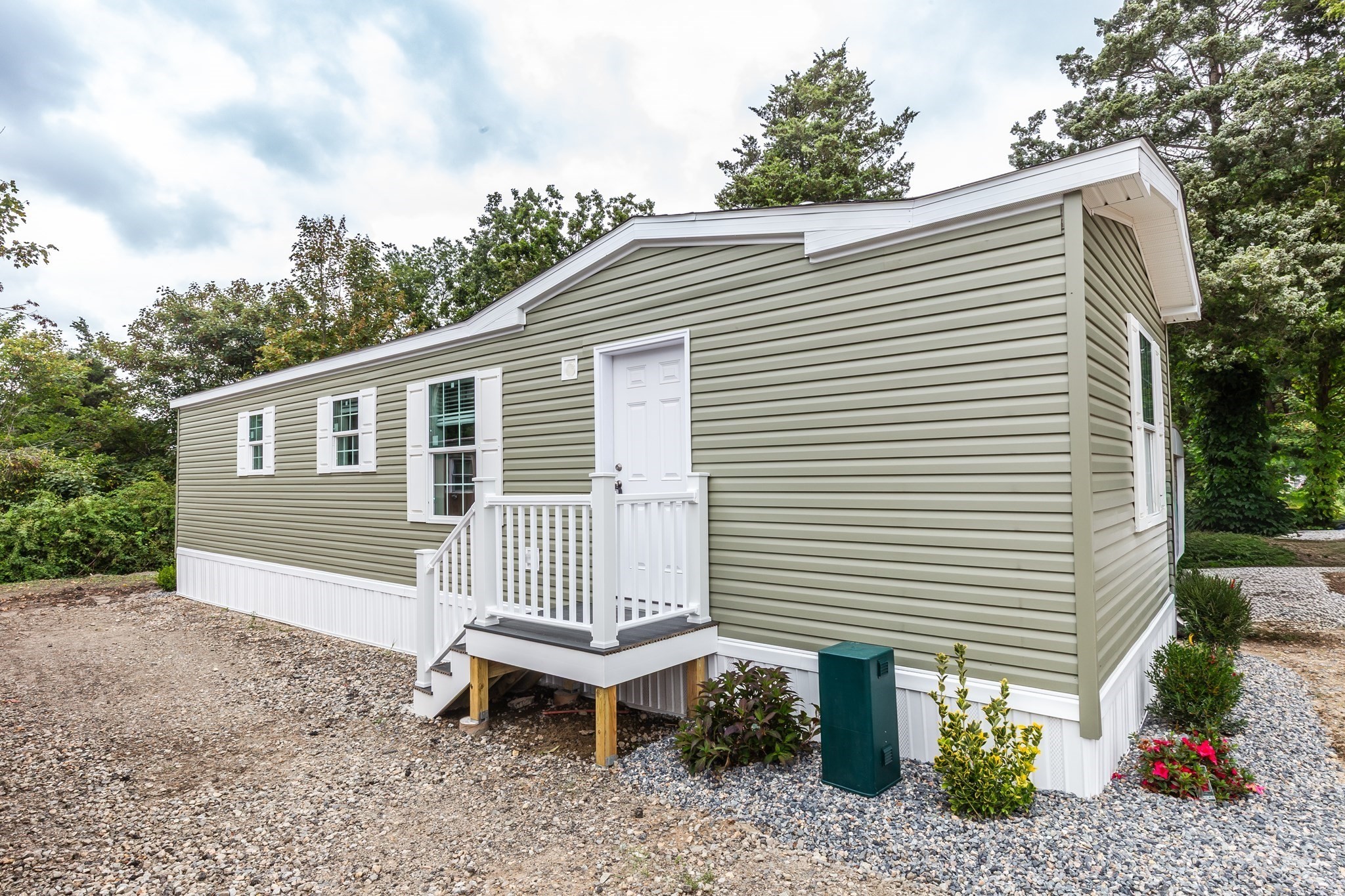 19 Jake Ln, Acushnet, MA 02743