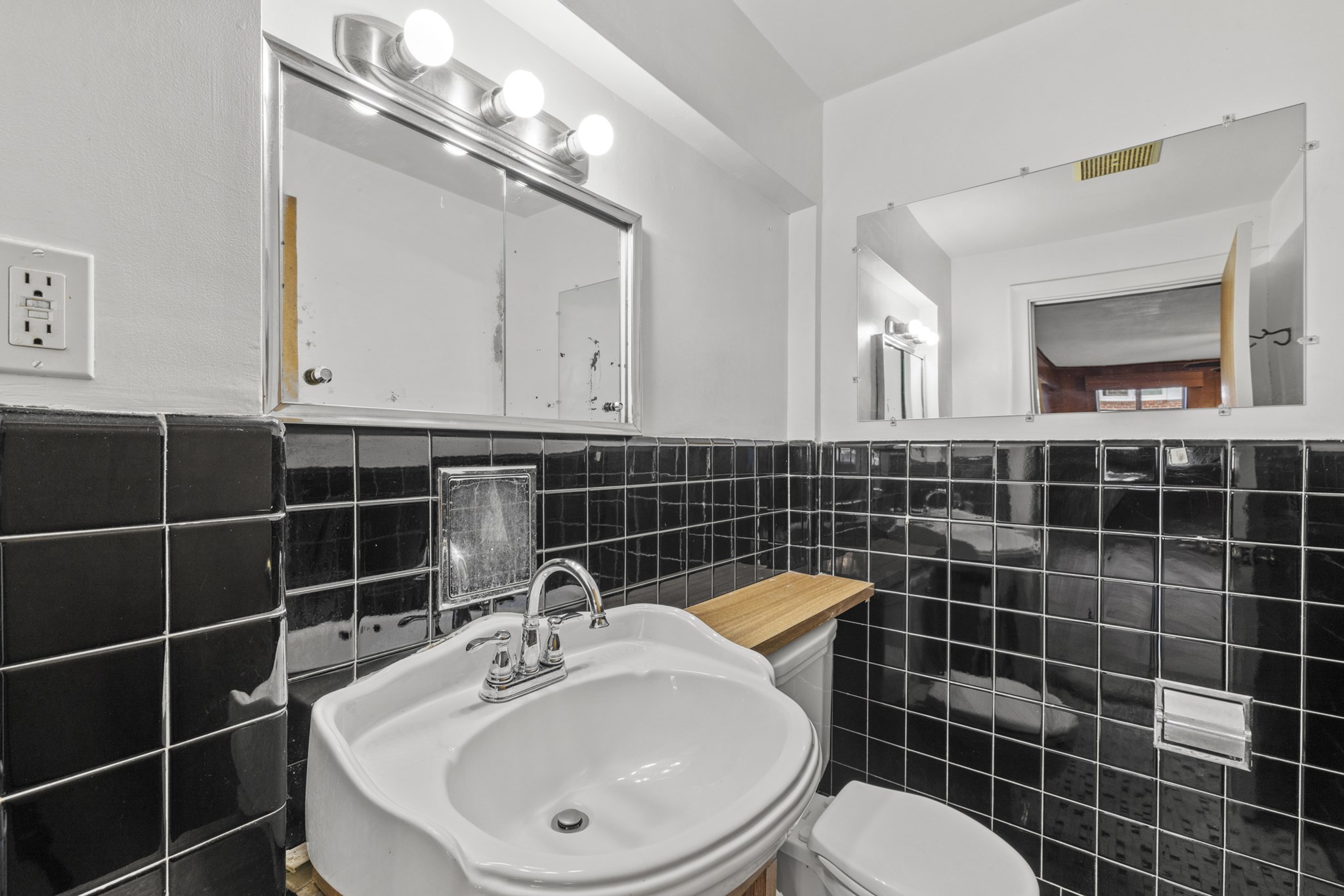 176 River St, Waltham, MA 02453 - Image 17