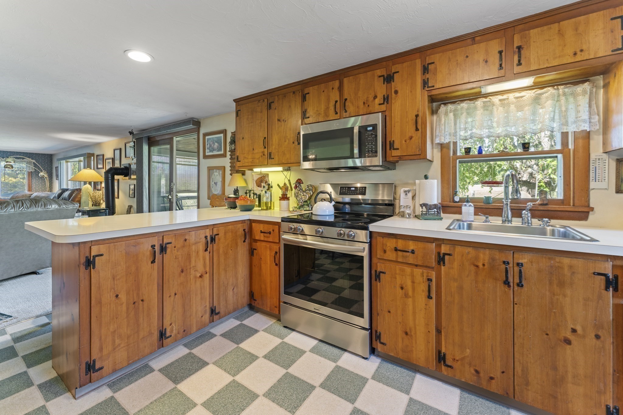 467 Durfee St, Southbridge, MA 01550 - Image 10