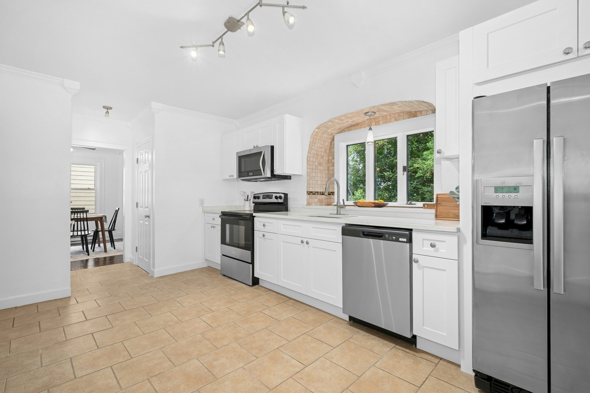 5 Coombs Road, Worcester, MA 01602 - Image 2