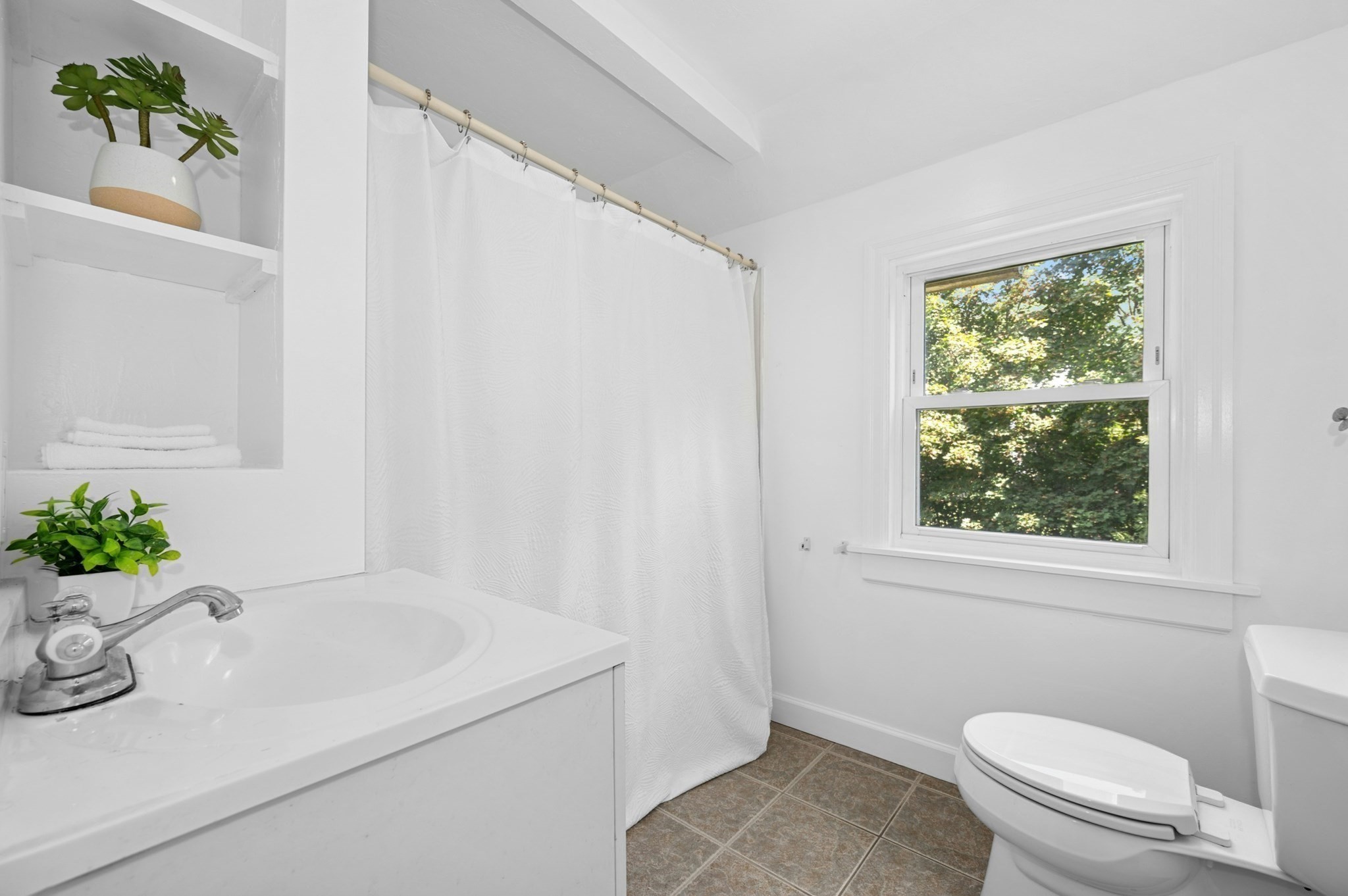 5 Coombs Road, Worcester, MA 01602 - Image 4