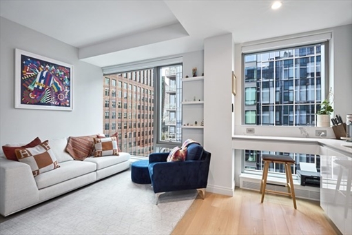 133 Seaport Blvd, Apt 1621