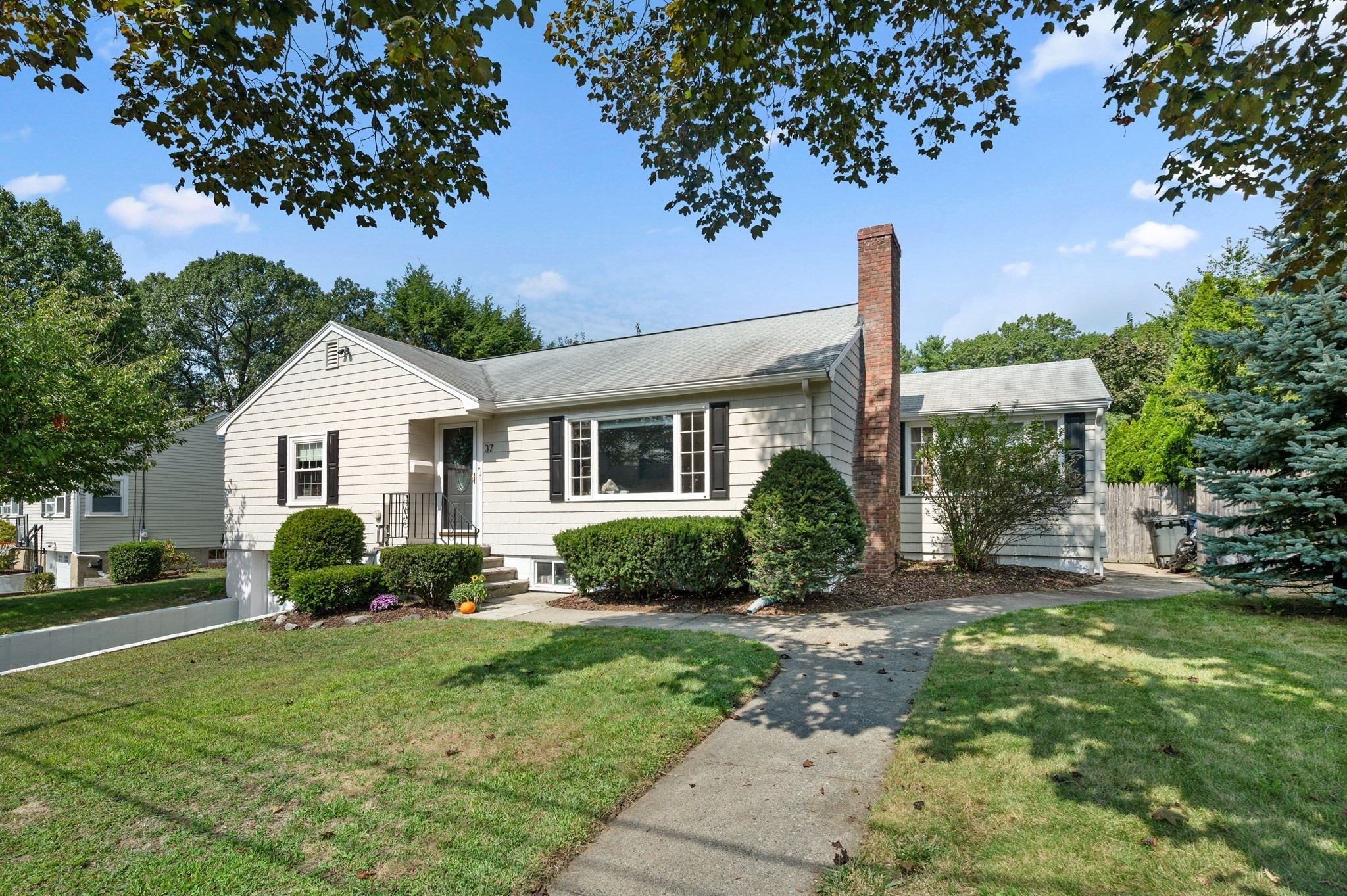 37 Hillcrest Rd, Wakefield, MA 01880